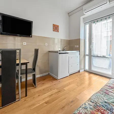 Lumineux Avec Clim Et Tv Ideal Pour Couples Appartement