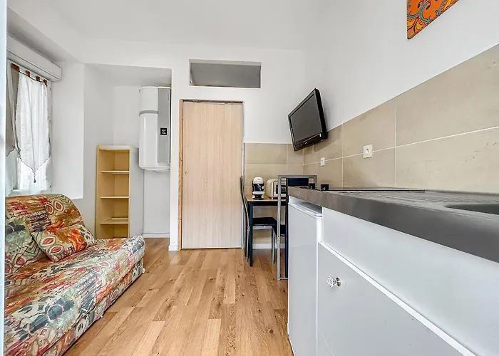 Lumineux Avec Clim Et Tv Ideal Pour Couples エクスレバン