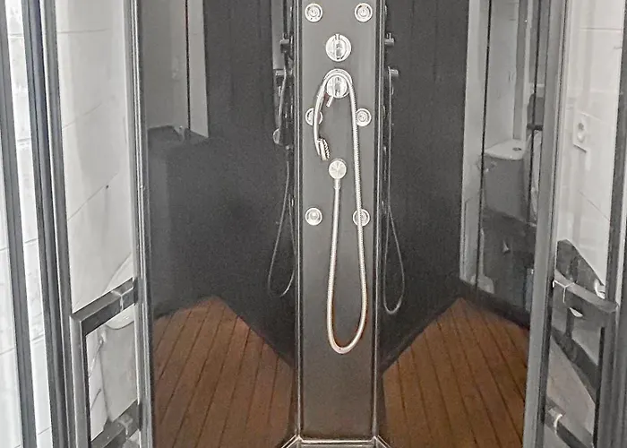 Lumineux Avec Clim Et Tv Ideal Pour Couples アパート エクスレバン